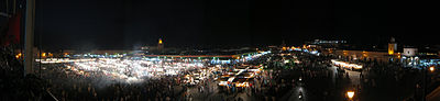 La piazza Jamaa el Fna di notte.