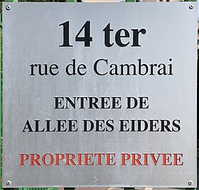 Voir la plaque.