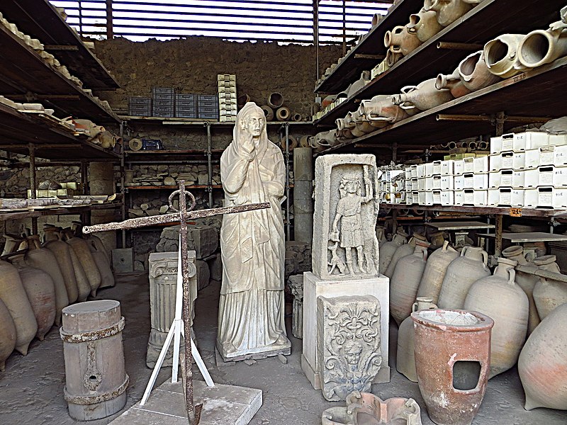 File:Pompeii Ruins - panoramio (25).jpg