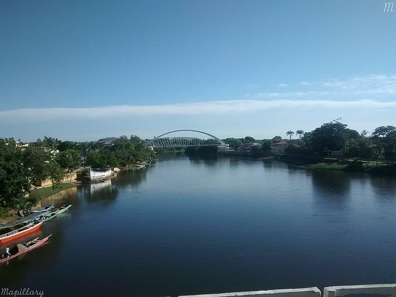 File:Ponte sobre o Rio Corrente entre Santa Maria da Vitória e São Félix do Coribe - Bahia.jpg