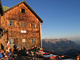 Purtschellerhaus (1692 m)