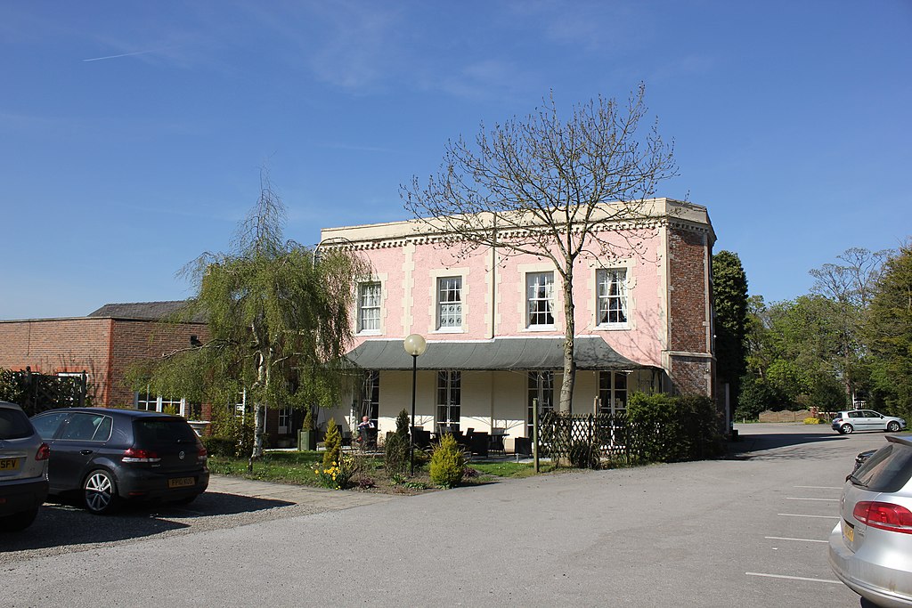 Small picture of Rossett Hall Hotel courtesy of Wikimedia Commons contributors