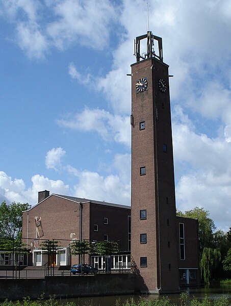 File:Rotterdam kerk wilgenplaslaan goedeherder.jpg