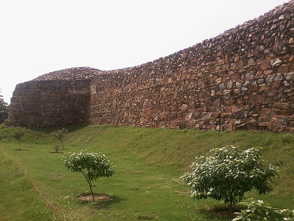 Lal Kot, built by Anangpal Tomar II