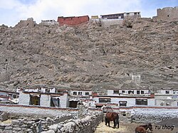 Villaggio Rudok e dzong