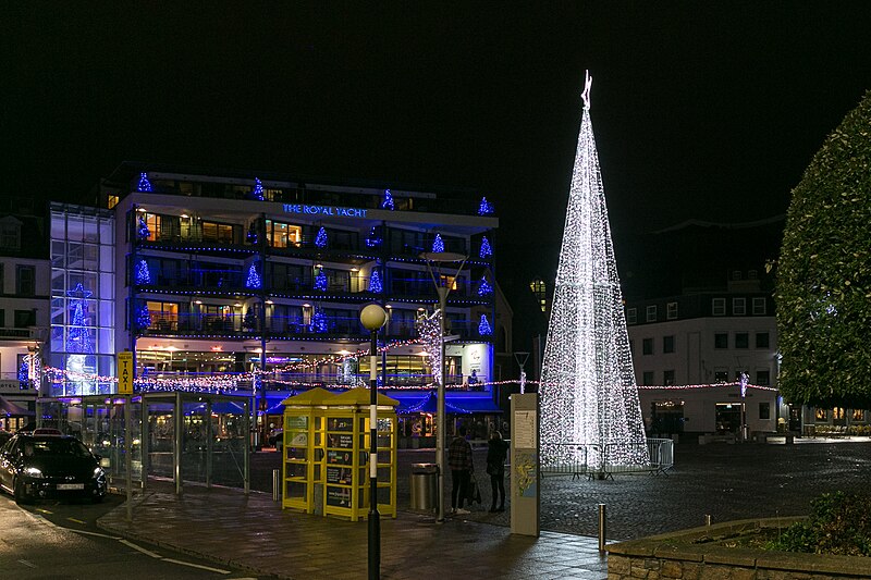 File:Saint Helier - Weighbridge Place 20181230.jpg