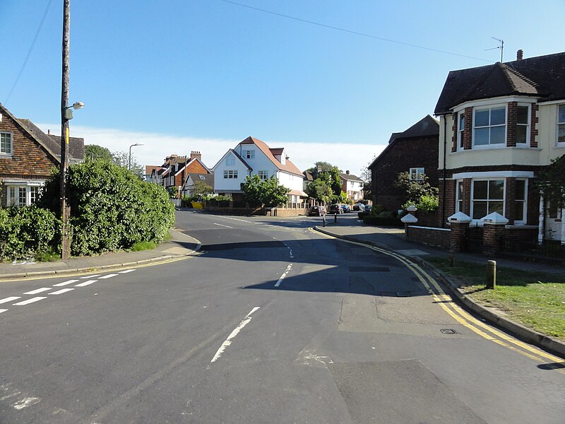 File:Saltwood - 2015 - geograph.org.uk - 4646440.jpg