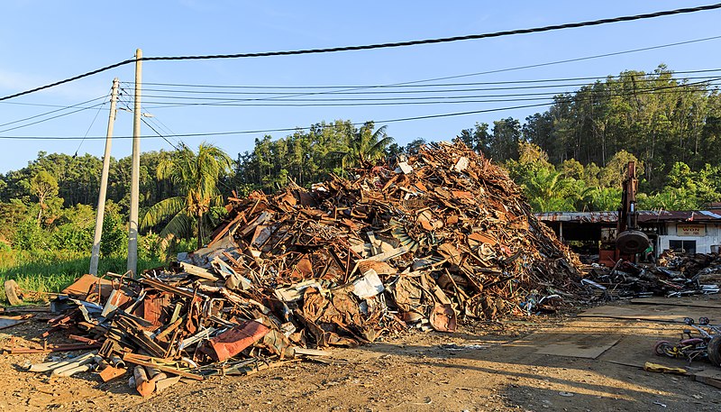 Carl's Car Junkyard 800px-Sandakan_Sabah_Mr-Won%27s-Junkyard-01