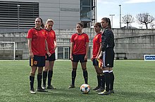 Hráčky ženského národního týmu během akce s Pelayo