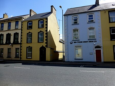 ไฟล์:Shadows, Holmview Crescent, Omagh - geograph.org.uk - 4949592.jpg