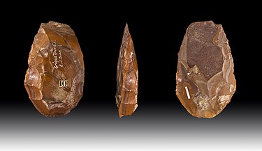 FlintBifaceLower Paleolithic- Former collection of Edward John Dunn Silex Griquatown.2009.0.197 fond.jpg