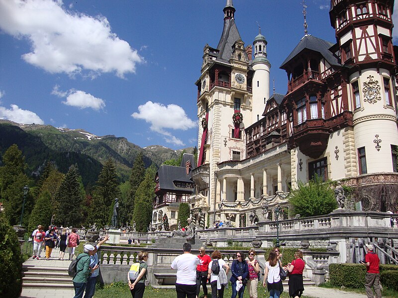 File:Sinaia, May 2018, 54312.jpg