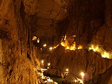 Une des grottes de Škocjan, seul site slovène inscrit sur la liste du patrimoine mondial de l'UNESCO. Au fond de cette grotte s'écoule la rivière Reka.