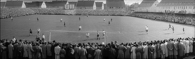 A freekick in the old stadium Stadtpark against SV Sodingen in 1955