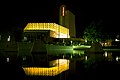 Stadthalle Chemnitz bei Nacht.jpg