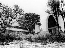 Side view of Cloudland, 1946 StateLibQld 1 163859 Side view of the building known as Cloudland at Bowen Hills, Brisbane, Queensland, 1946.jpg