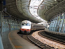 TRA E1024 in Xike Station 2016-07-02.jpg