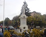 Monument aux morts (commémore : 14-18, 39-45)