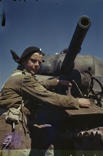 File:The British Army in Italy, April 1944 TR1703.jpg