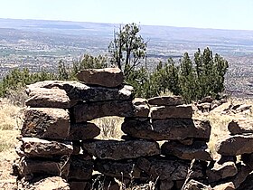 La forteresse d'Astialakwa, près de Jemez Pueblo, forêt nationale de Santa Fe, NM, États-Unis (mai 2020) 04.jpg