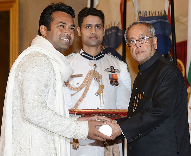 File:The President, Shri Pranab Mukherjee presenting the Padma Bhushan Award to Shri Leander Paes, at an Investiture Ceremony-II, at Rashtrapati Bhavan, in New Delhi on April 26, 2014.jpg