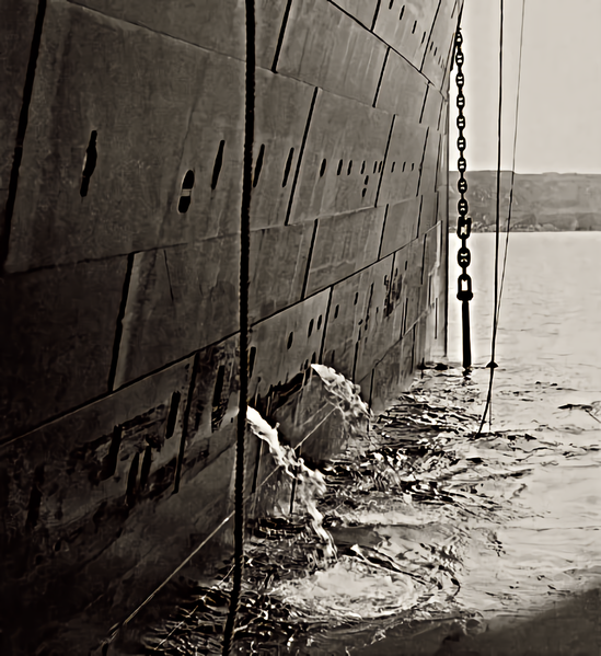 File:Titanic anchor Queenstown.png