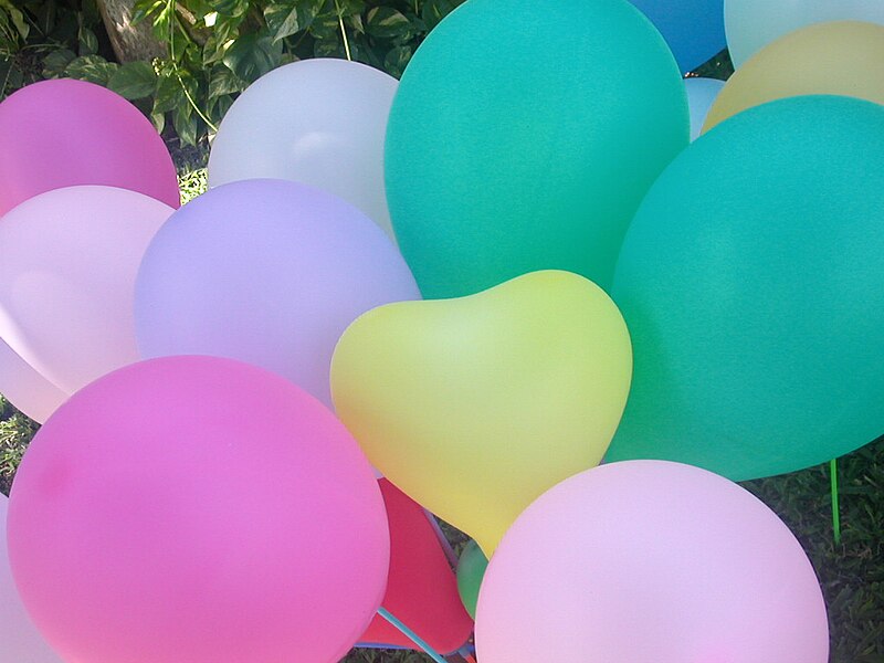 File:Toy balloons 7.jpg