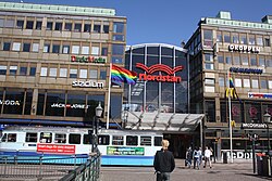 Göteborg: Namnet Göteborg redigera, Historia och utveckling redigera, Geografi och natur redigera, Politik och administration redigera