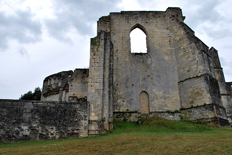 File:Transept croisillon nord et contrefort 2.JPG