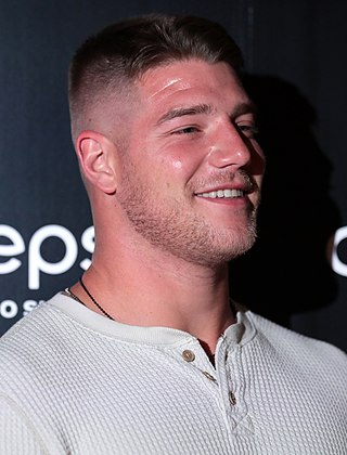 <span class="mw-page-title-main">Troy Fumagalli</span> American football player (born 1995)