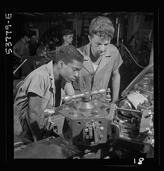 File:Two turret-lathe workers 8d36010v.jpg