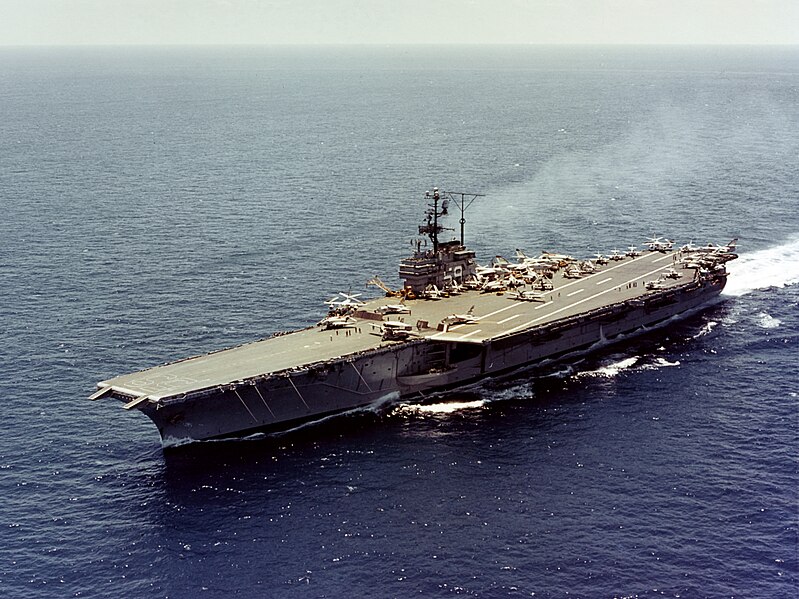 File:USS Forrestal (CVA-59) underway at sea on 31 May 1962 (KN-4507).jpg