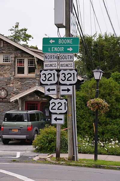 File:US 221 and US 321 Business in Blowing Rock.JPG