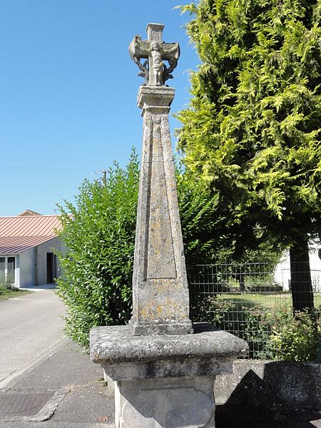 File:Vadonville (Meuse) croix de chemin.jpg