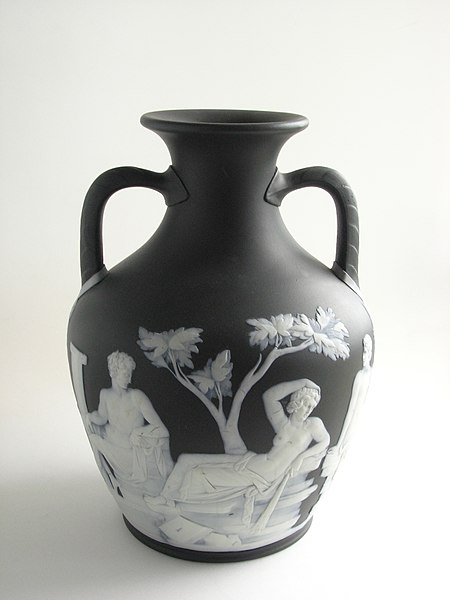 File:Vase (AM 1932.233-23).jpg