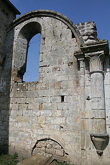 Foto, der repræsenterer resterne af klosterkirken Morimond i Haute-Marne