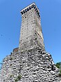 İtalya'daki Visone Kulesindeki tepe mazgalları