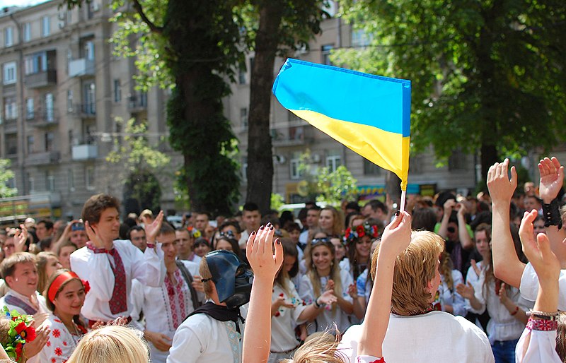 File:Waving the Ukrainian flag.jpg