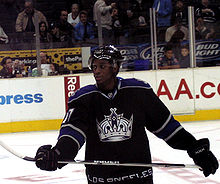 Simmonds with the Los Angeles Kings in 2008 WayneSimmonds.jpg