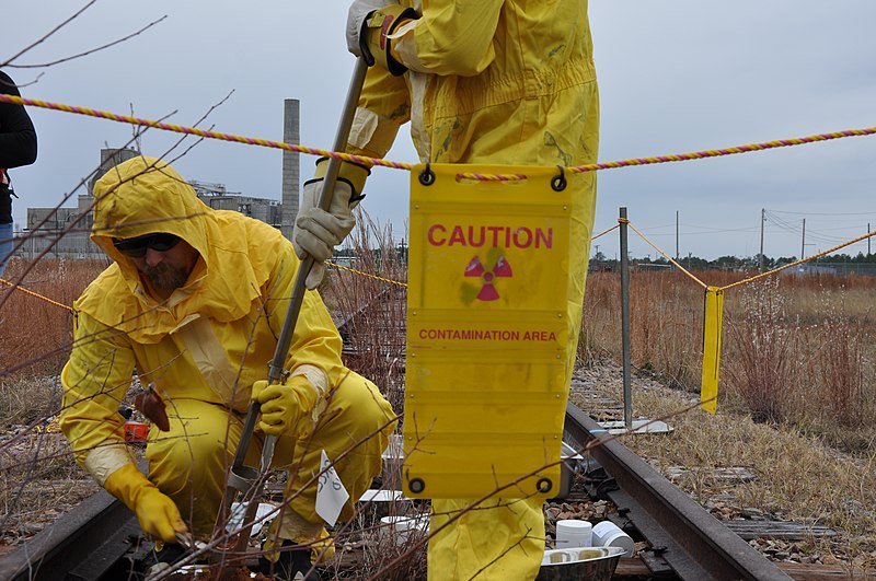 File:Workers Clean Up C Area as Added Value from Recovery Act P and R Reactor Projects (7508563502).jpg