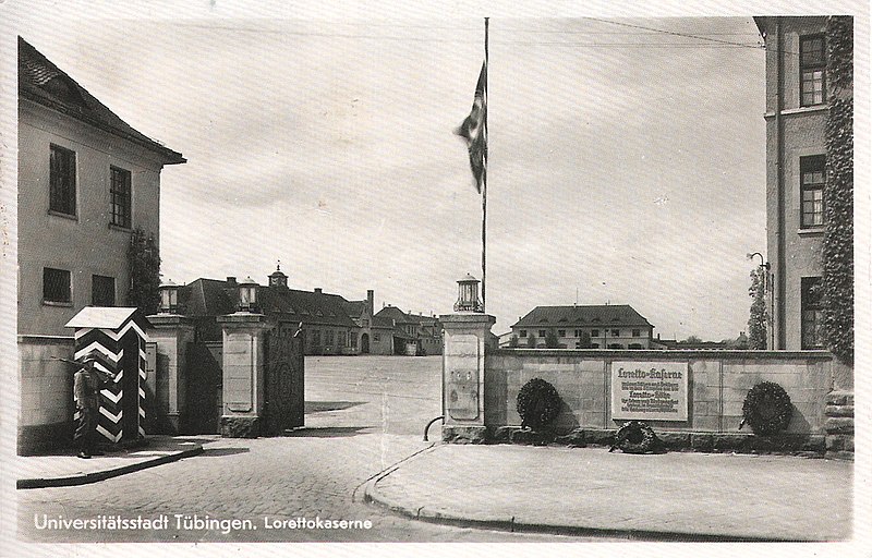 File:Zufahrt zur Loretto-Kaserne (AK Gebr. Metz 1942 TPk131).jpg