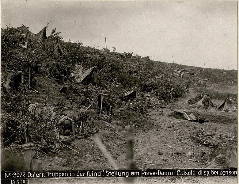 File:Österr.Truppen in der feindl.Stellung am Piave-Damm C.Isola di sp.bei Zenson 18.6.18. (BildID 15619878).jpg