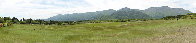 File:朝霧アリーナ - panoramio.jpg