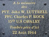 Plaque commémorative en mémoire de soldats américains tués (placée sur l'un des murs de la chapelle Saint-Claude).