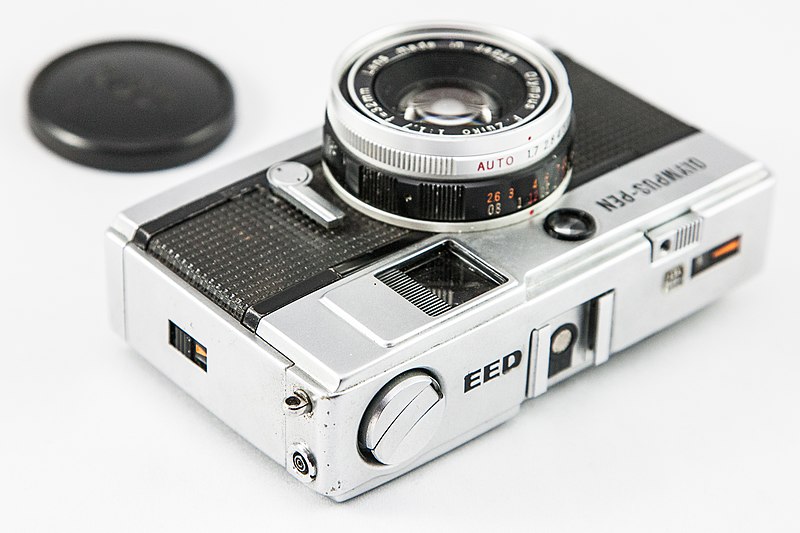 File:0607 Olympus EED with lens cap (9122191695).jpg