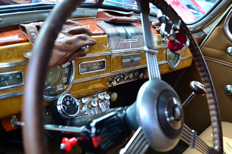 File:1938 Packard Six opera coupe - interior 02.jpg