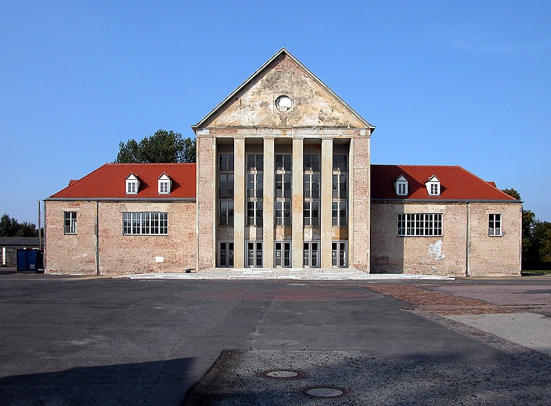 File:20030917200DR Dresden-Hellerau Festspielhaus Hellerau.jpg