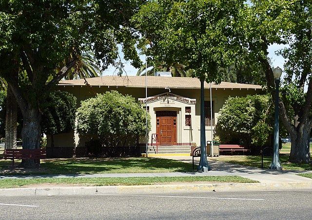 The Exeter Public Library building, a Carnegie library, is on the National Register of Historic Places; it now serves as a community center.
