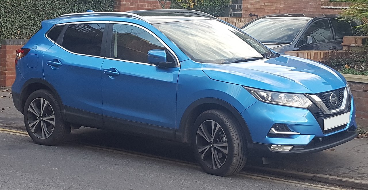 2017 Nissan Qashqai N-Connecta Dig-T facelift 1.2.jpg