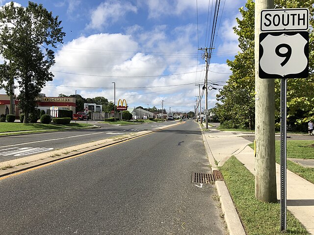 U.S. Route 9 southbound in Northfield